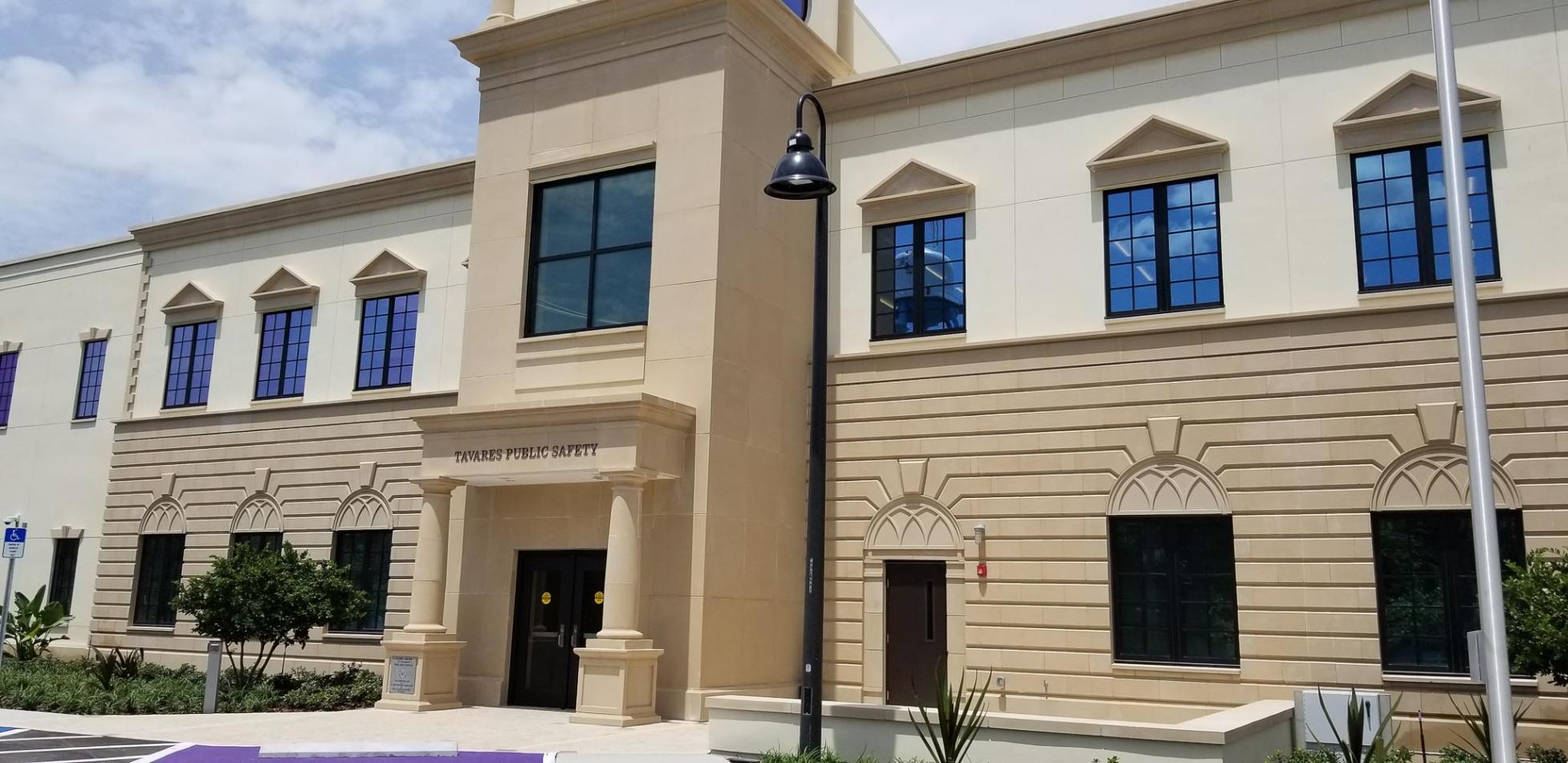 Tavares Public Safety Complex using Winco’s 3350 fixed window series that meet FEMA P-361 standards for tornado and hurricane safety ratings. 