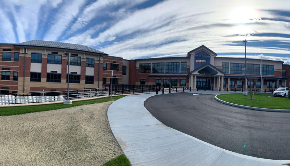 Wareham Elementary School using Winco's 8325F window series.