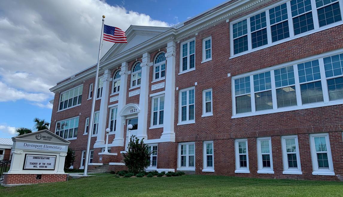 Davenport Elementary School uses Winco's 4410S single-hung, hurricane-resistant windows.