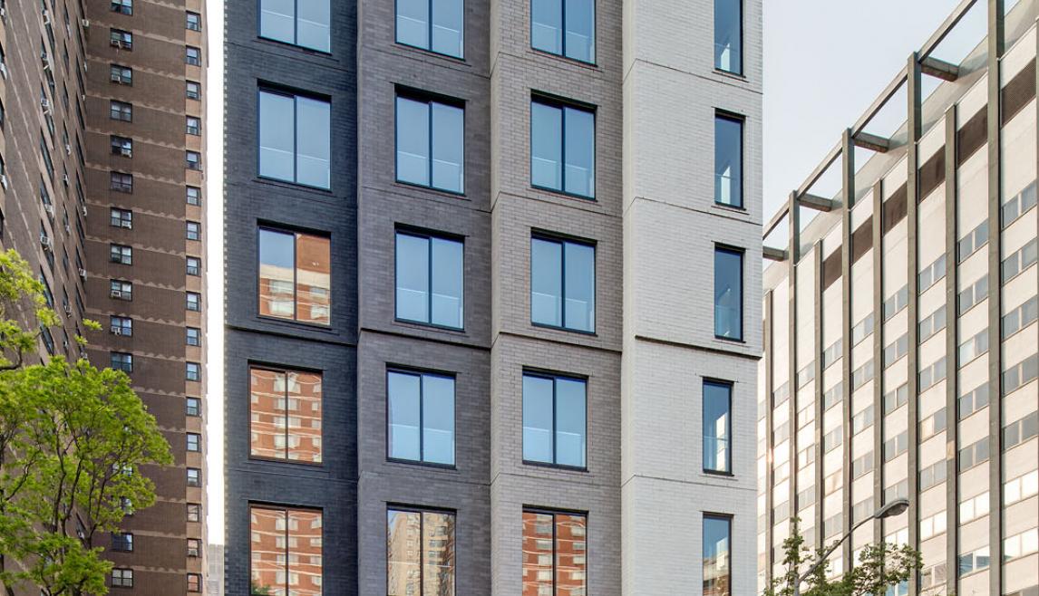 Winco’s 3410 sliding window series with impact-resistant laminated glass was used to provide safety, security and greatly reduce noise from the outdoors at Carmel Place Apartments.