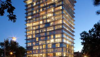 Winco’s 1450 Window Series was modified with custom extrusions to meet the historic sightline requirement of the original windows at 801 S Skinker Condominiums. 